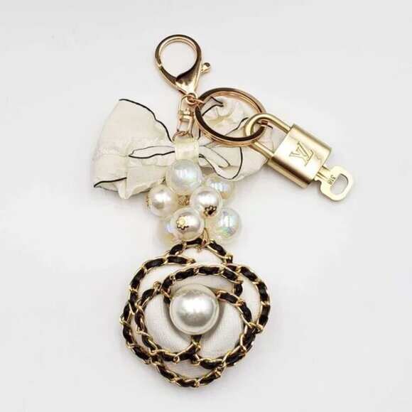 100% Auth Louis Vuitton Lock & Key with unbranded Bagcharm, Keycharm, Keychain - Picture 7 of 14